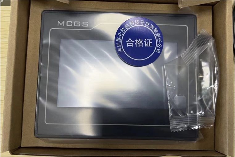 鞋頭定型機(jī)使用的觸摸屏型號：TPC7021Ei     ?